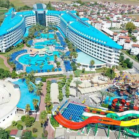 Курортный комплекс Crystal Admiral & 5*